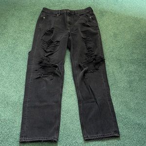 American Eagle women’s black distressed mom jeans size 8 regular